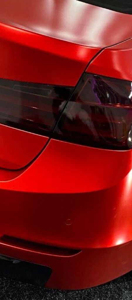 3 Series Satin Red - close-up of the brake light