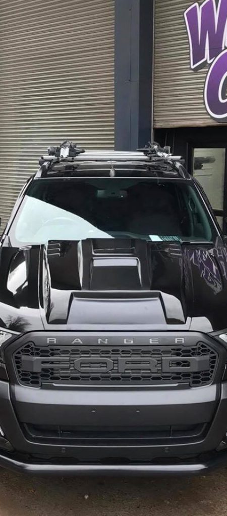 Black Ford Ranger